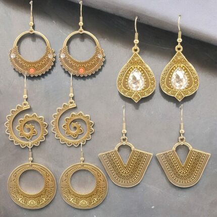 Lot mélangé de 20 ?(0,85€ la paire) : Boucles d'Oreilles dorées - Environ 10 à 12 designs différents dans le lot